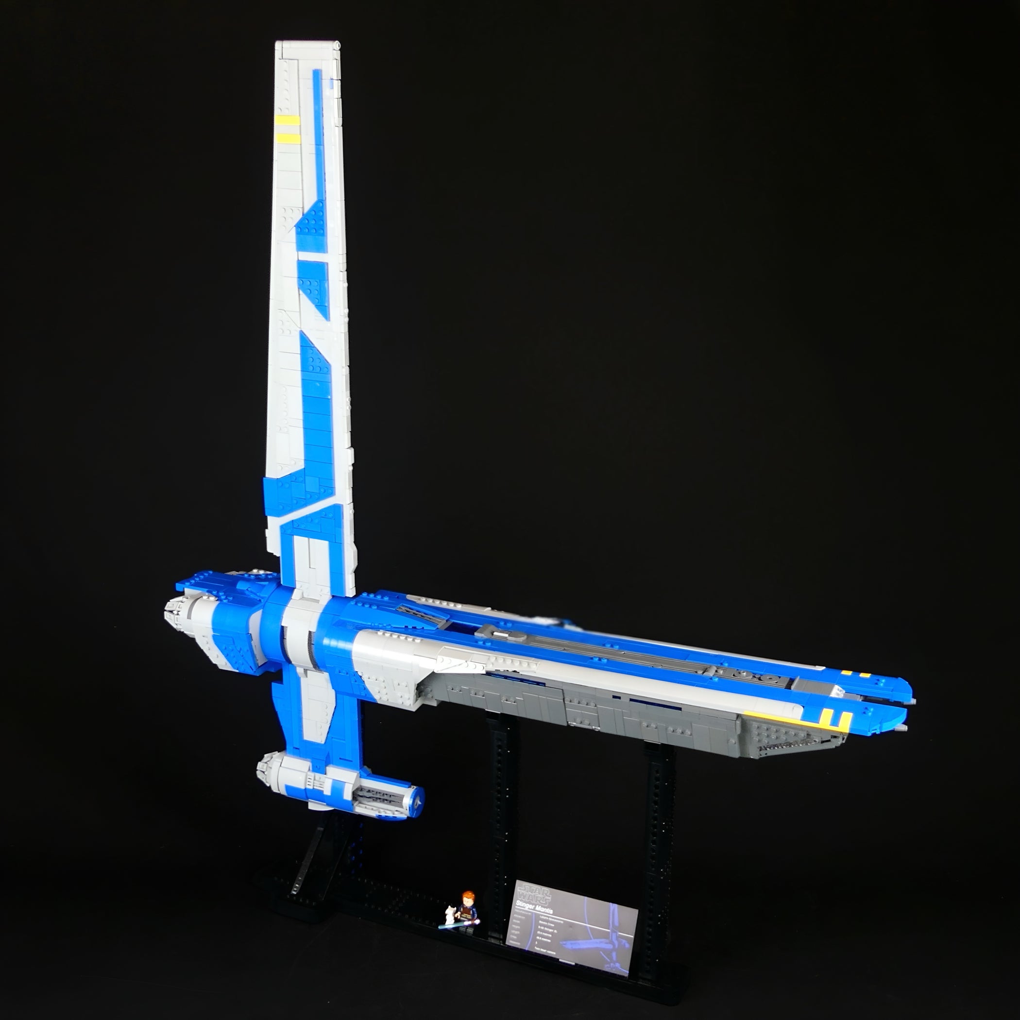 Stinger Mantis - Play Scale — BrickVault