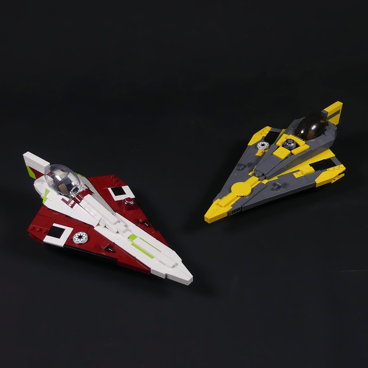 Anakin's & Obi-Wan's Jedi Starfighters - Minifig Scale — BrickVault