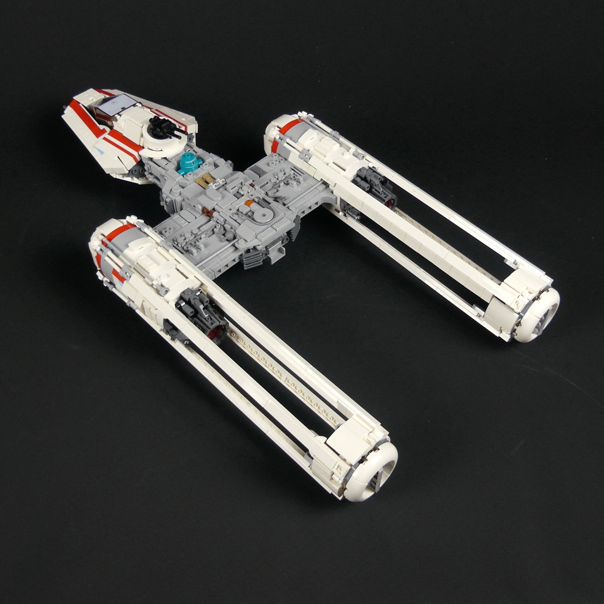 Resistance Y-Wing Starfighter - Minifig Scale — BrickVault
