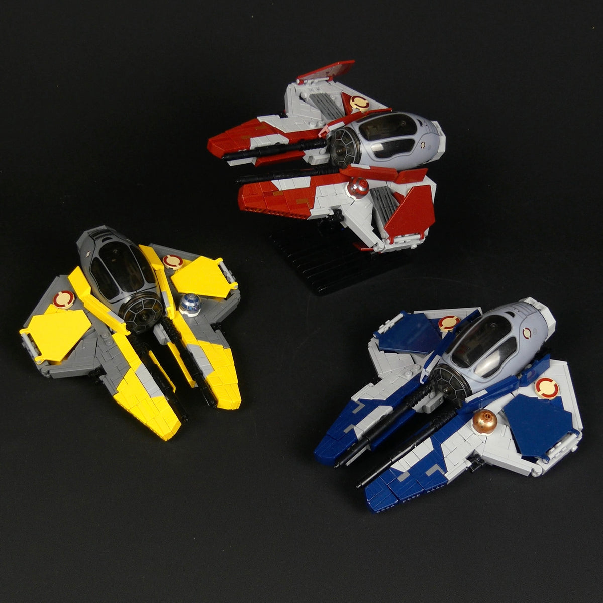 Jedi Interceptors Minifig Scale — BrickVault