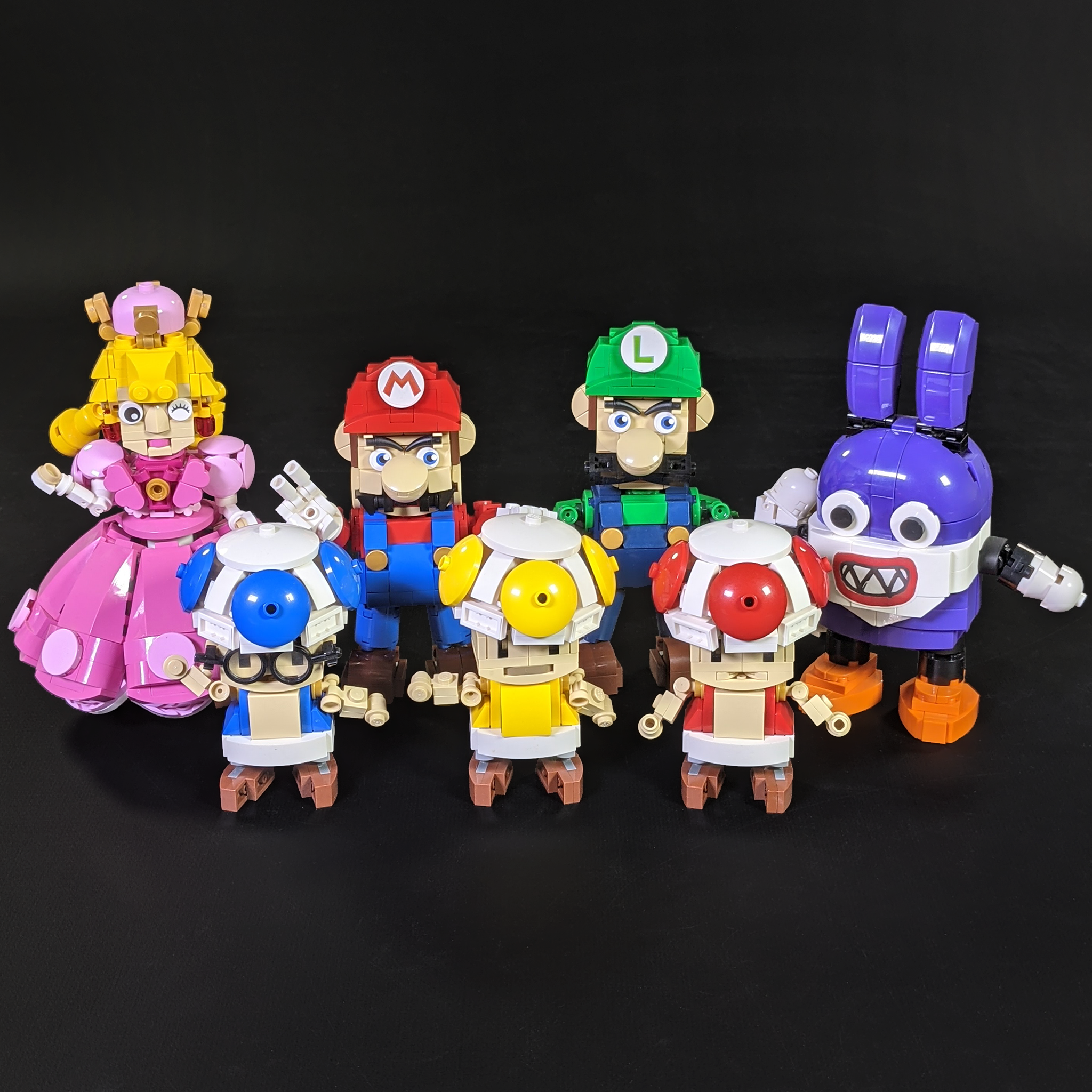 Mario Bundle 1 - Mario, Luigi, Peachette, Nabbit, and Toads — BrickVault
