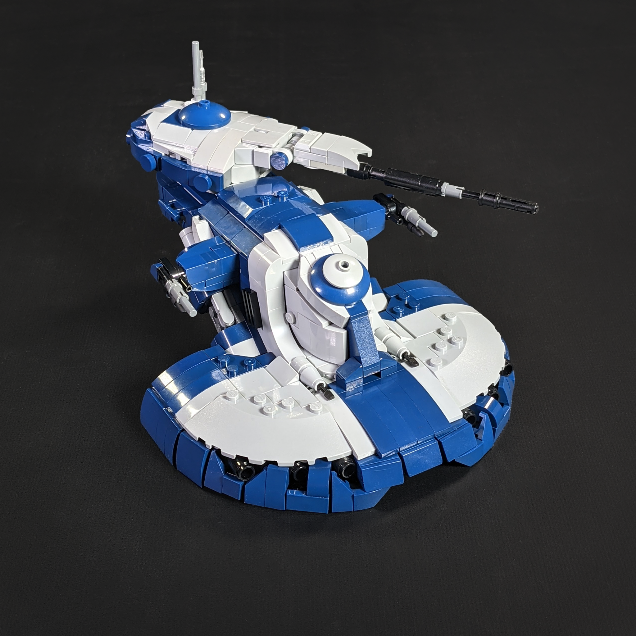 AAT Battle Tank - Minifig Scale — BrickVault