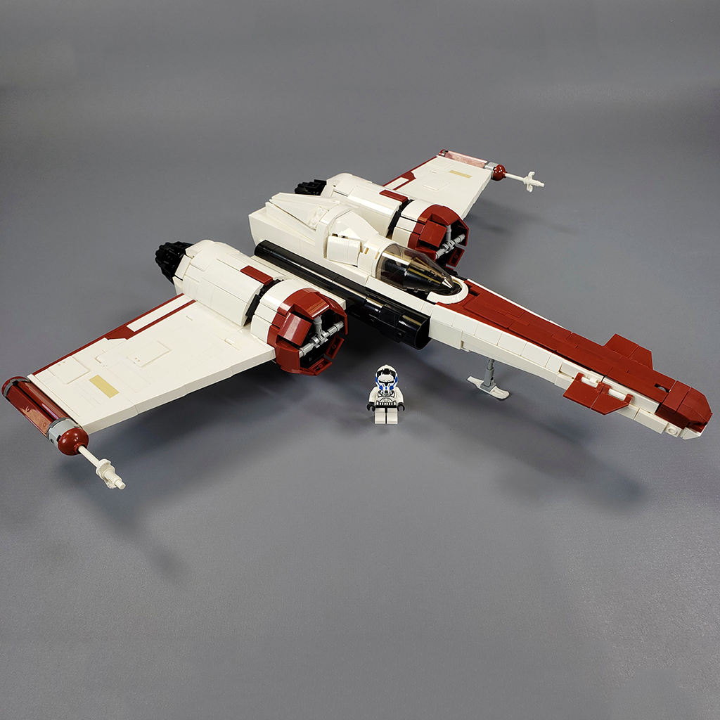 Z 95 Headhunter Minifig Scale Brick Vault